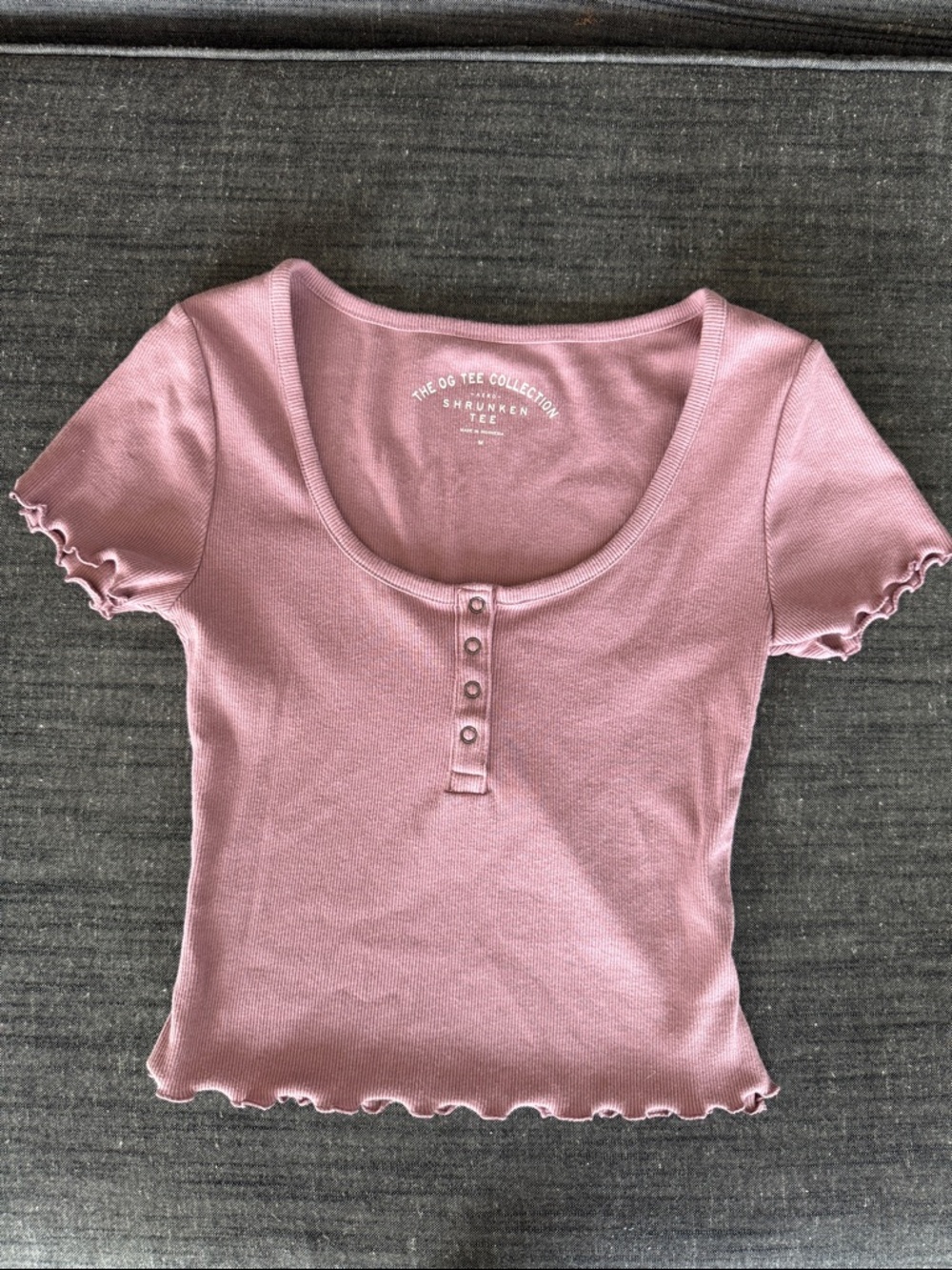 Aeropostale Dusty Rose Henley Ribbed Lettuce-Edge shrunken tee